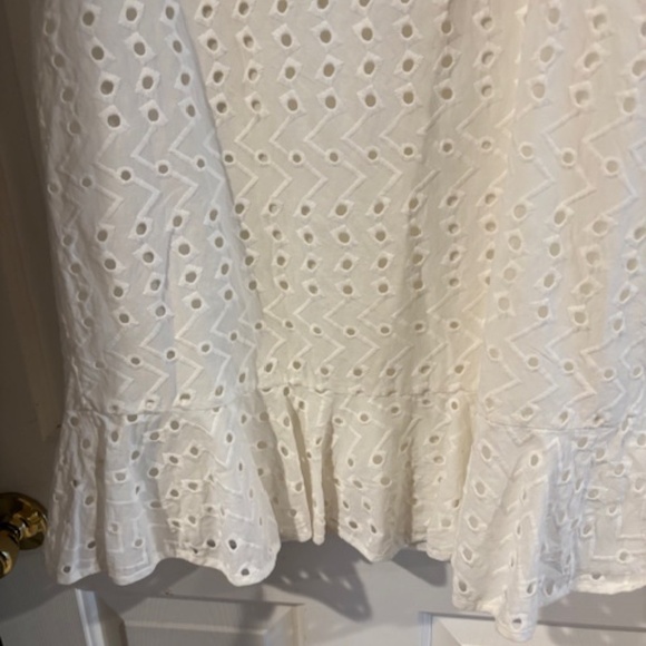 DKNY off white large eyelet cotton Dress, lined, back zipper, Midi- Small - Picture 4 of 6
